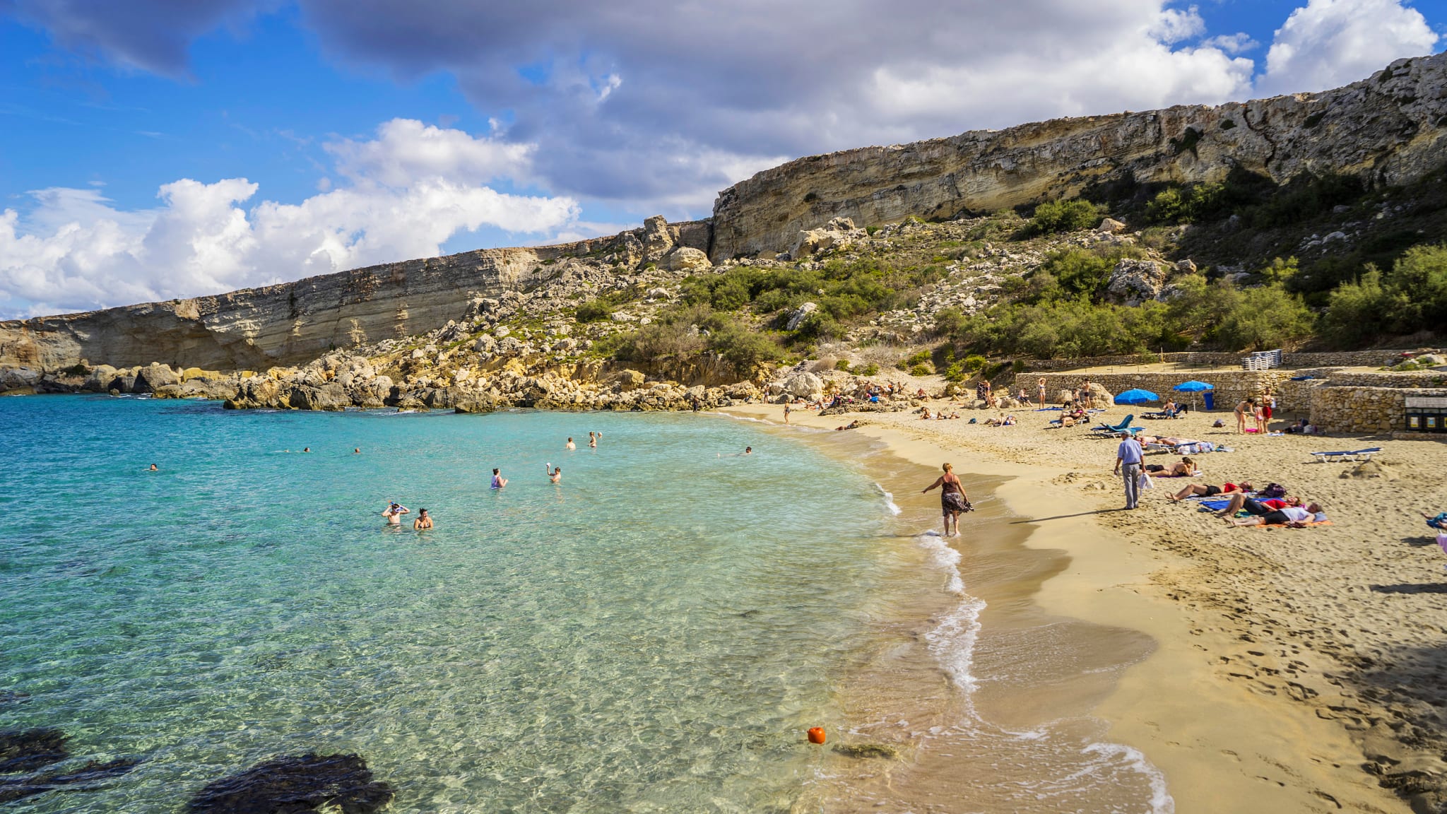 Badestrand Paradise Bay auf Malta © Guido Cozzi/HUBER IMAGES