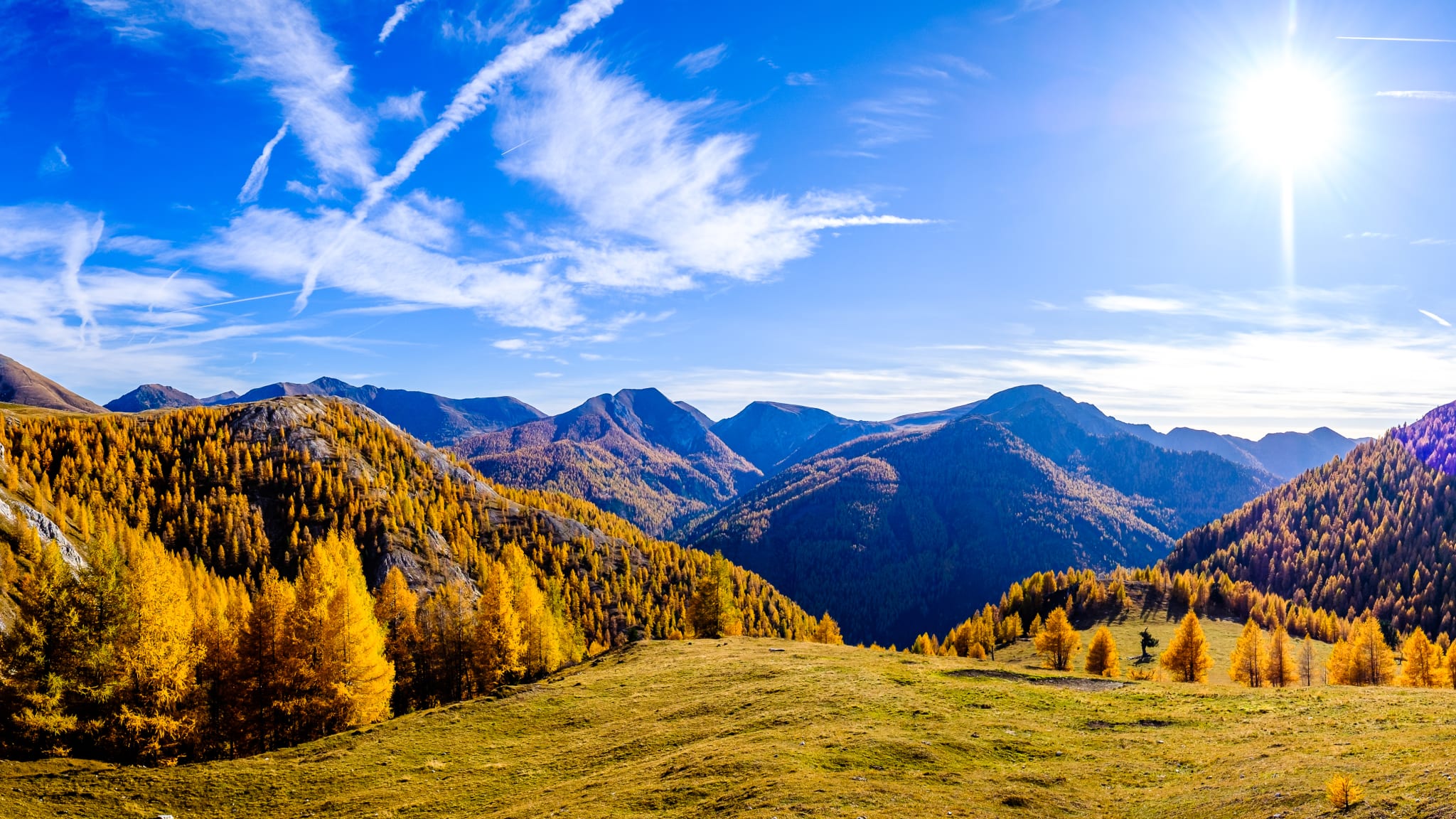 Panorama der Nockberge im Herbst