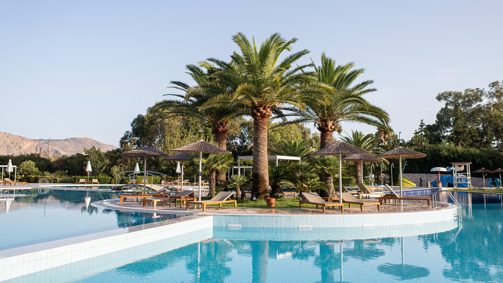 Pool © Pilot Beach Resort
