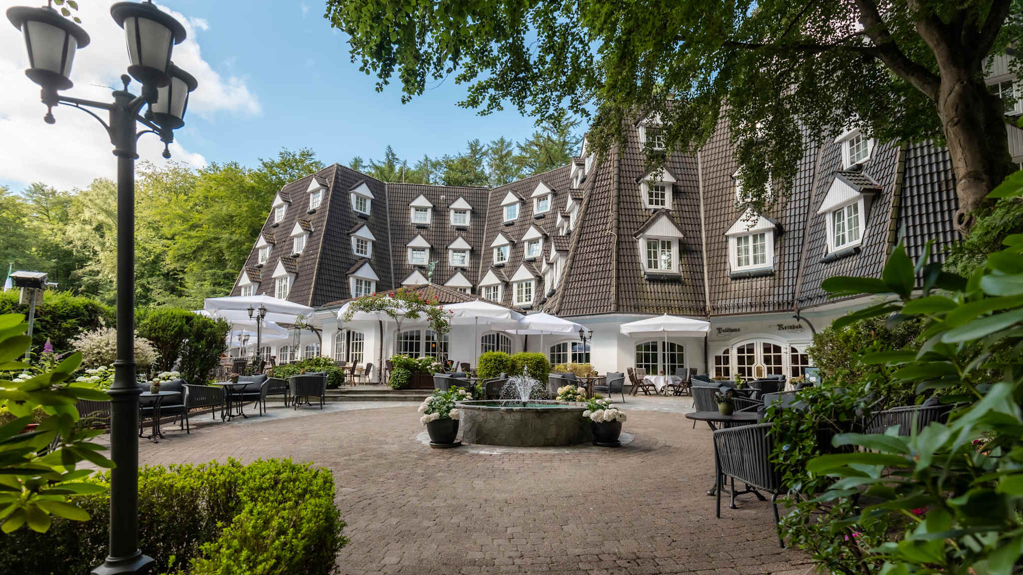 Außenansicht © Hotel Waldhaus Reinbek