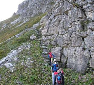 Zustieg von der Bergstation zum Klettersteig