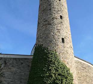 Blick zur kath. Kirche St. Matthias in Gochsheim