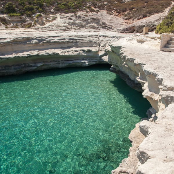 Felsstrand am St Peter's Pool auf Malta © iStock.com/jarino47